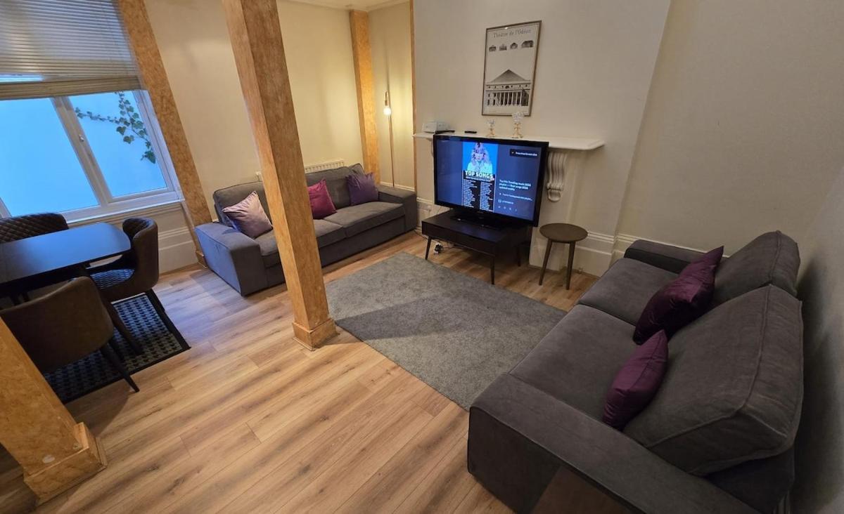 Appartamento Timeless Hyde Park Maisonette, 3br, 2ba And Lounge